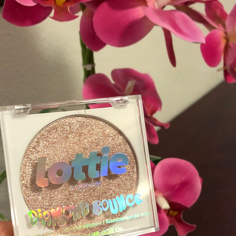 Diamond Bounce Illuminating Powder Highlighter - Rose Gold